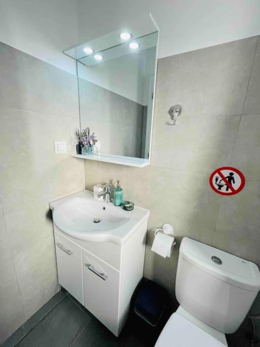 Cozy, Newly Renovated Apartment In Gavrio. Buitenkant foto